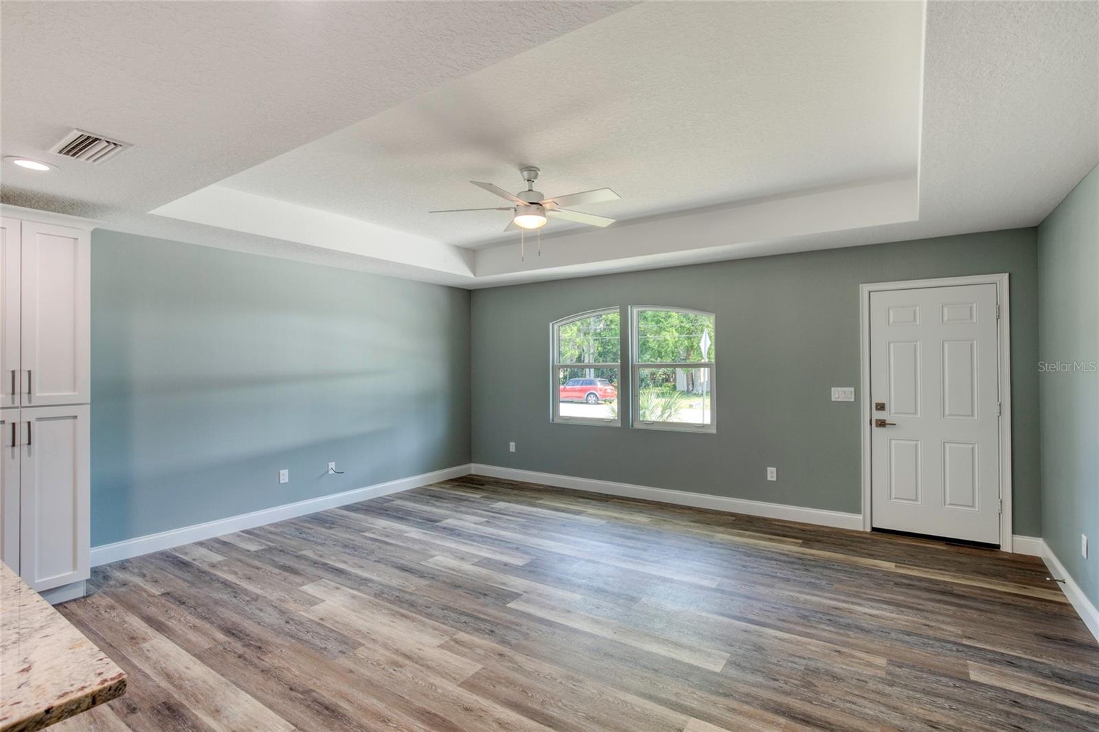 Image 4 of 44 For 1598 Montgomery Avenue