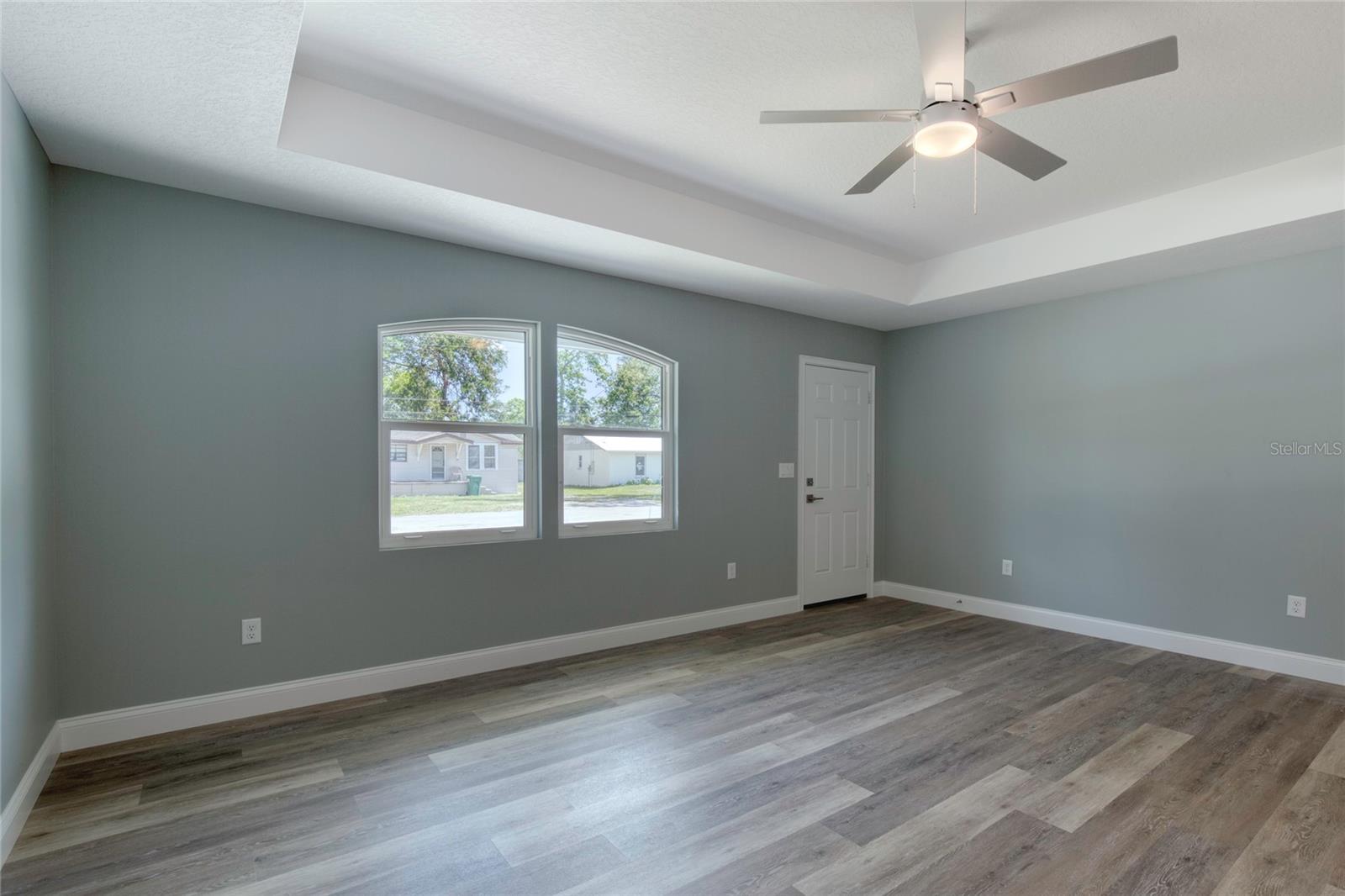 Image 5 of 44 For 1598 Montgomery Avenue