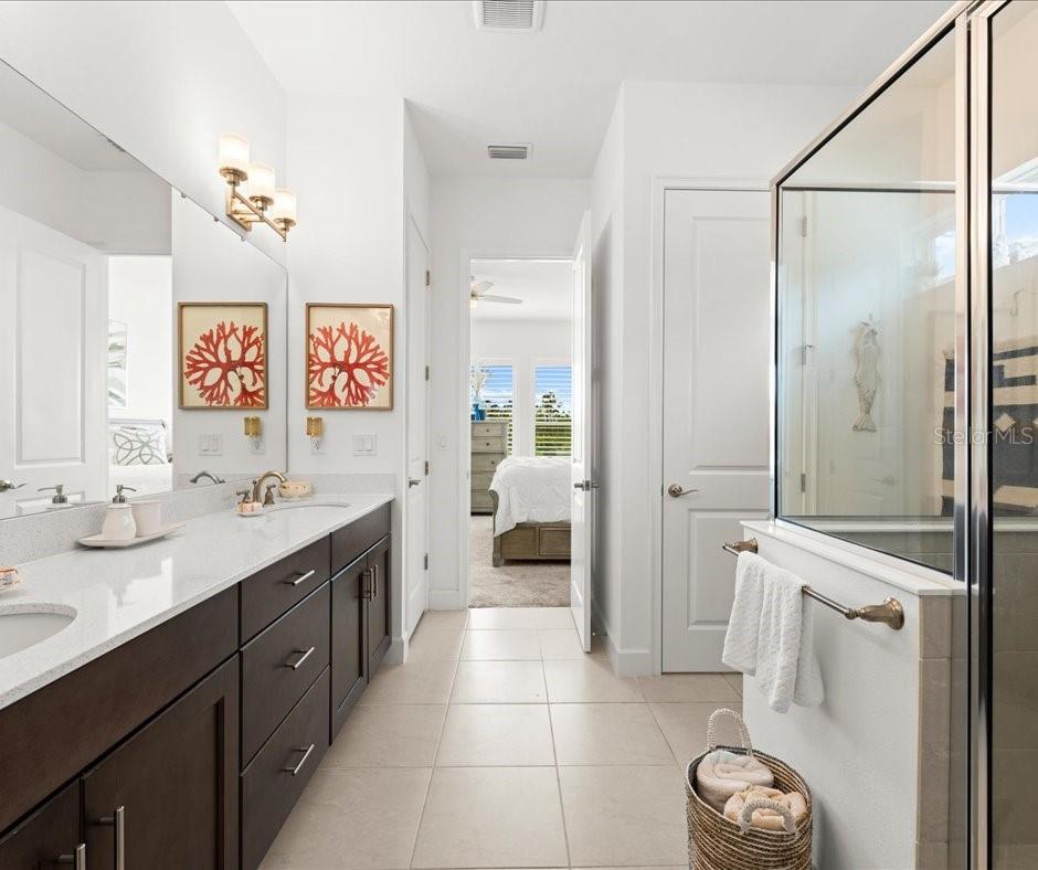 Image 16 of 35 For 225 Mosaic Boulevard