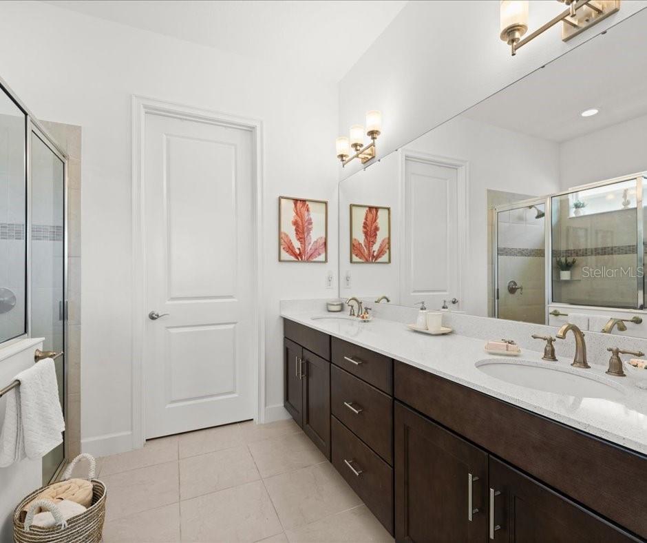 Image 17 of 35 For 225 Mosaic Boulevard
