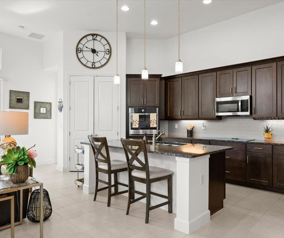 Image 5 of 35 For 225 Mosaic Boulevard