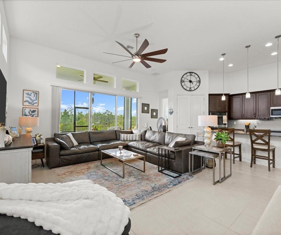 Image 8 of 35 For 225 Mosaic Boulevard
