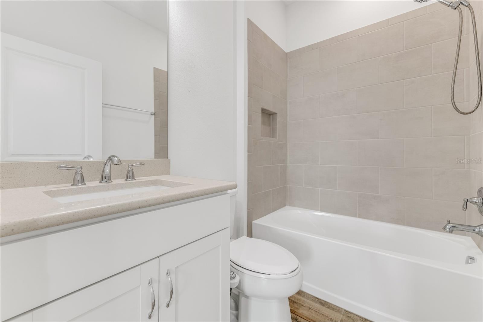 Image 12 of 37 For 484 Landshark Boulevard