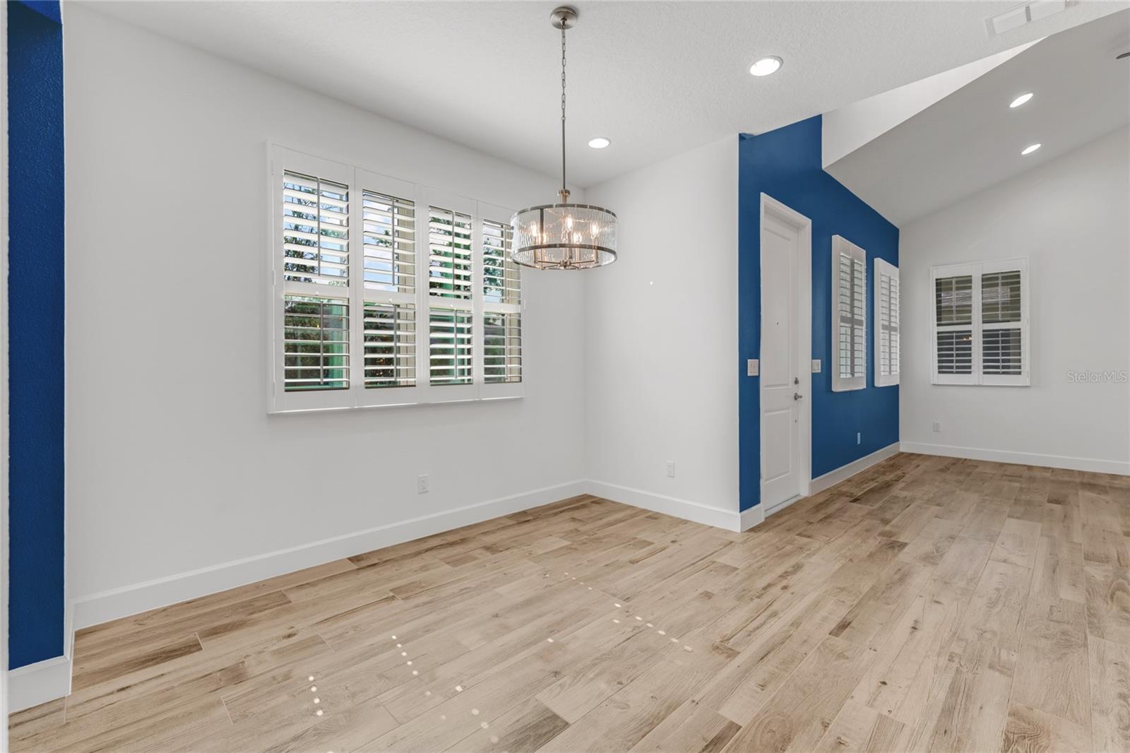 Image 6 of 37 For 484 Landshark Boulevard