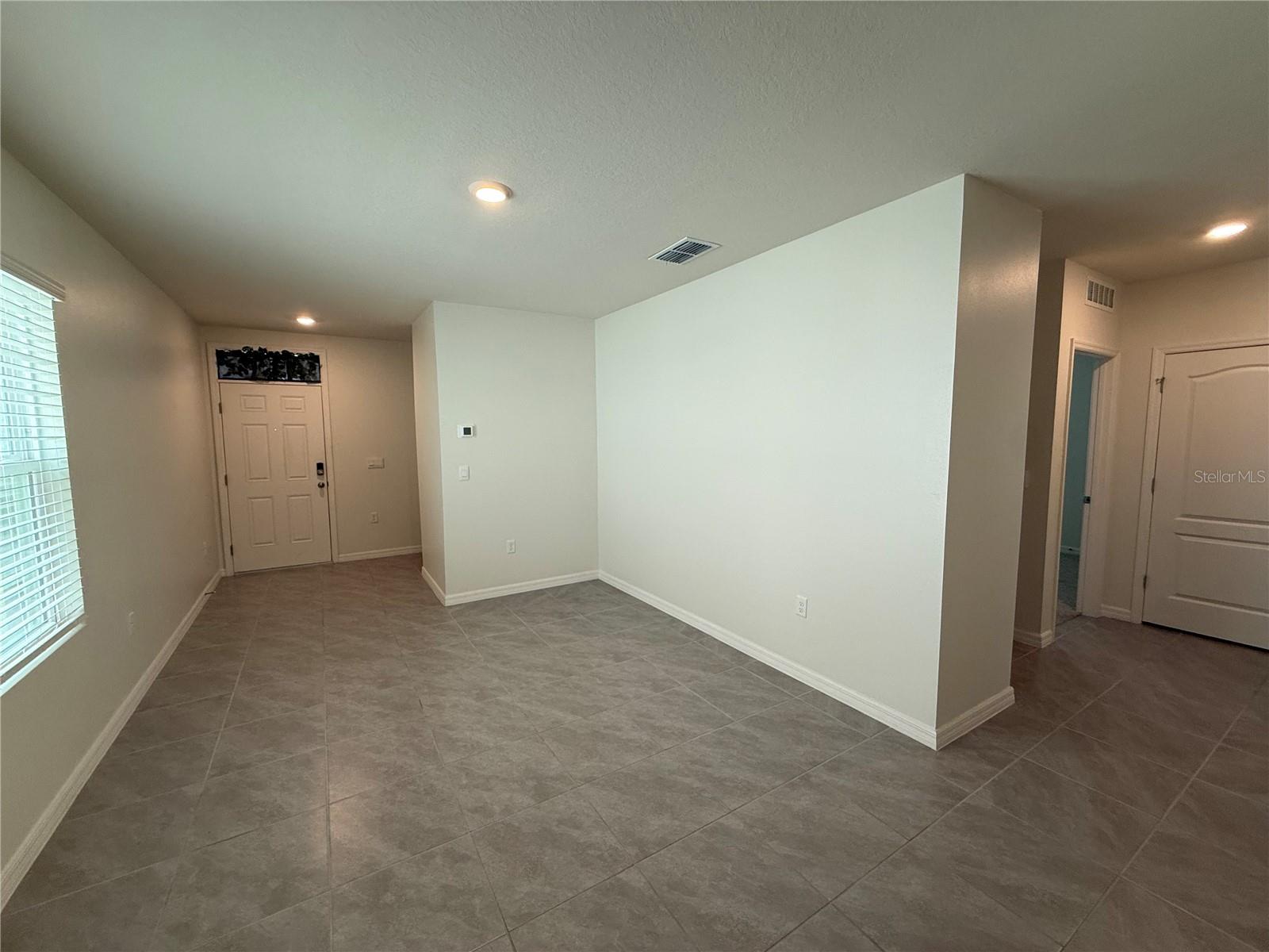 Image 4 of 37 For 384 Pelham Park Drive