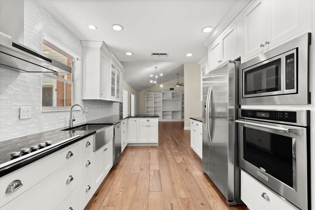 Image 10 of 52 For 6185 Shoreline Drive