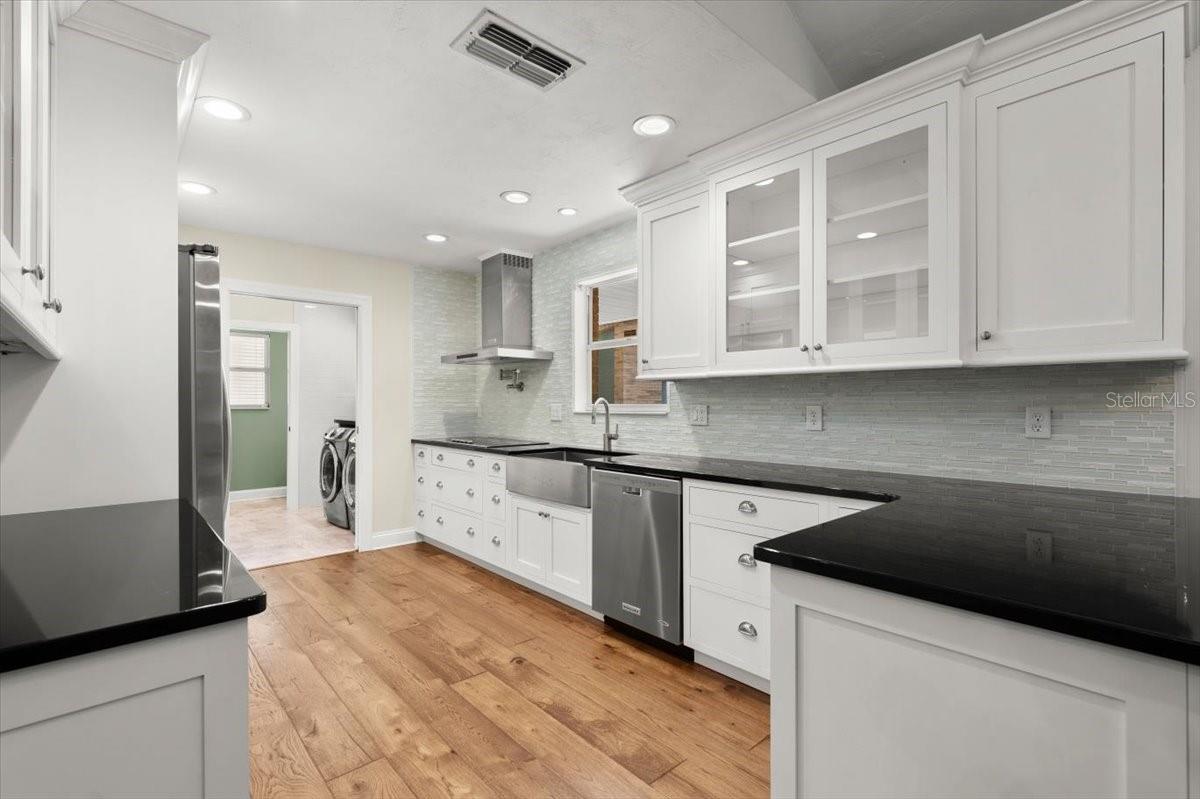 Image 12 of 52 For 6185 Shoreline Drive