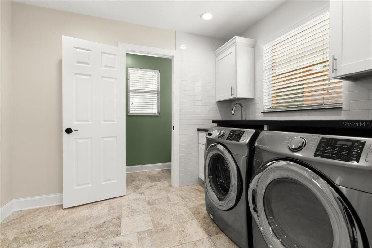 Image 14 of 52 For 6185 Shoreline Drive