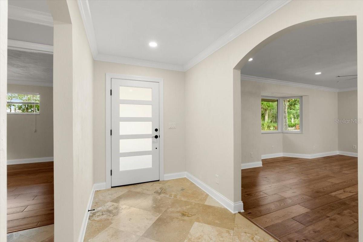 Image 22 of 52 For 6185 Shoreline Drive