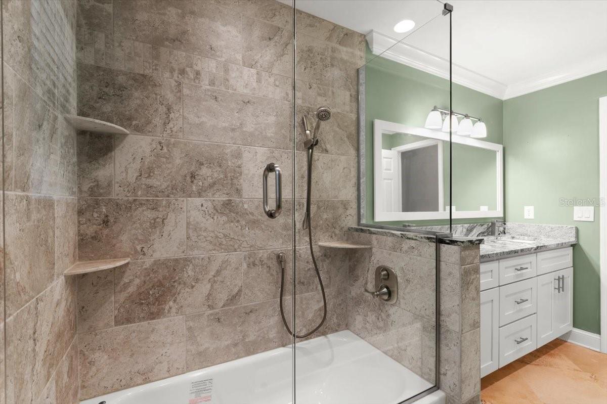 Image 31 of 52 For 6185 Shoreline Drive