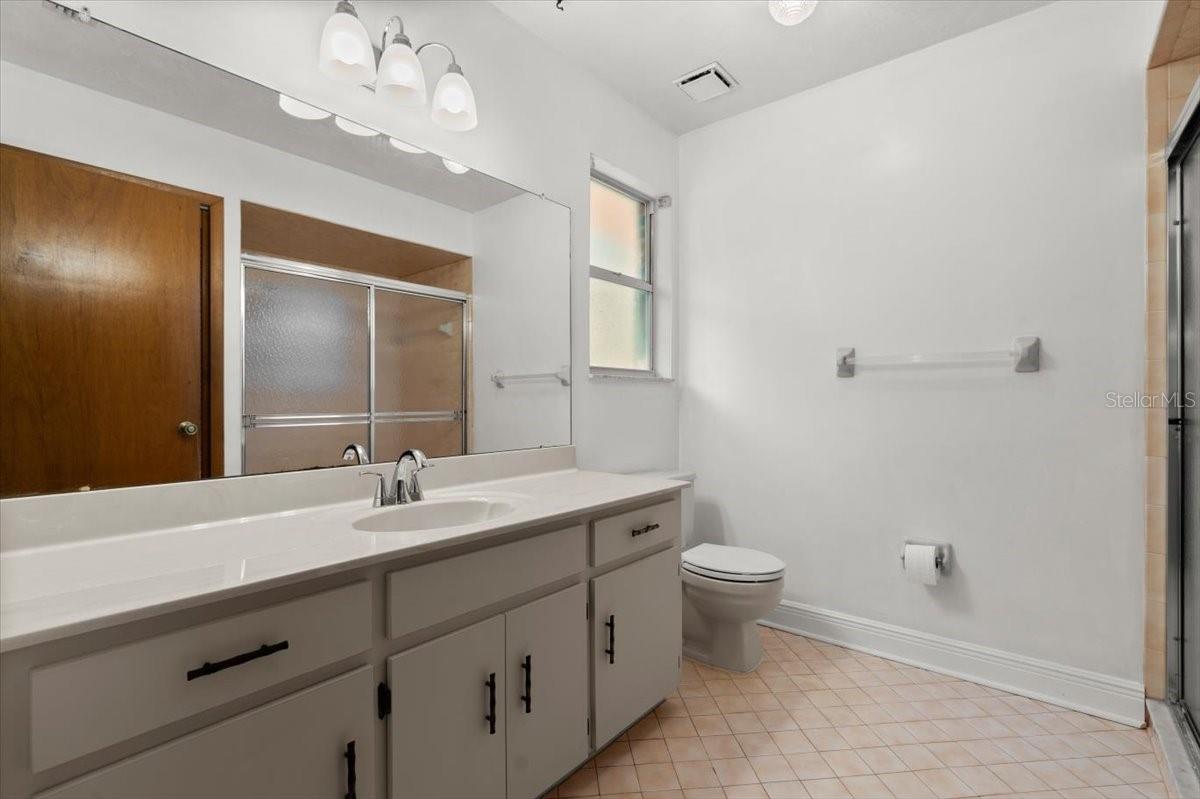 Image 36 of 52 For 6185 Shoreline Drive