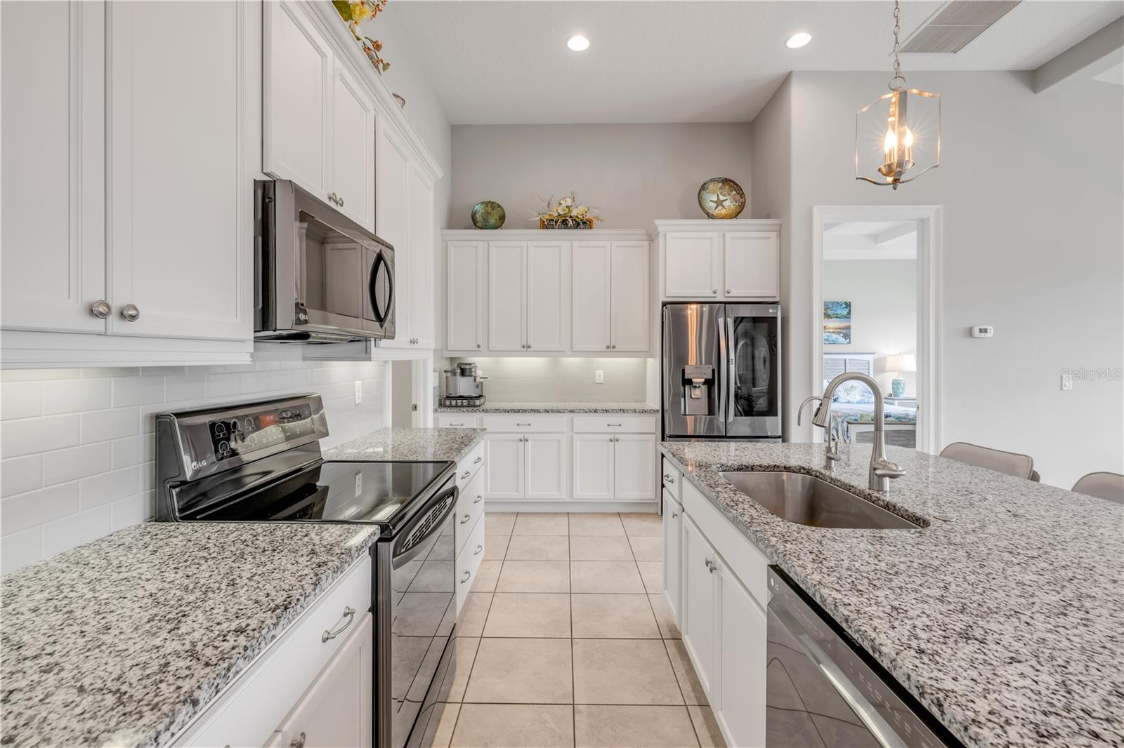Image 13 of 70 For 660 Mosaic Boulevard