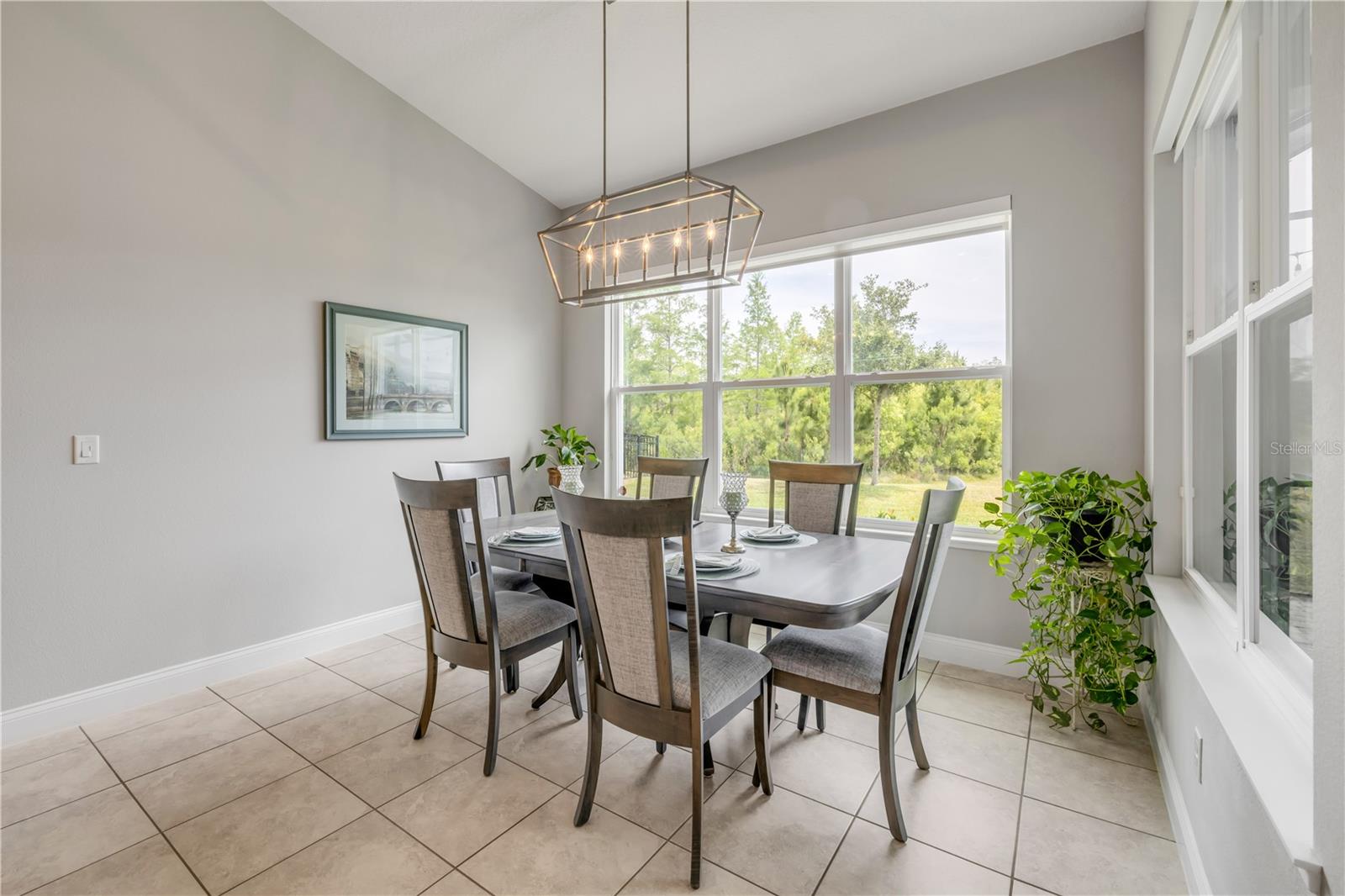 Image 22 of 70 For 660 Mosaic Boulevard
