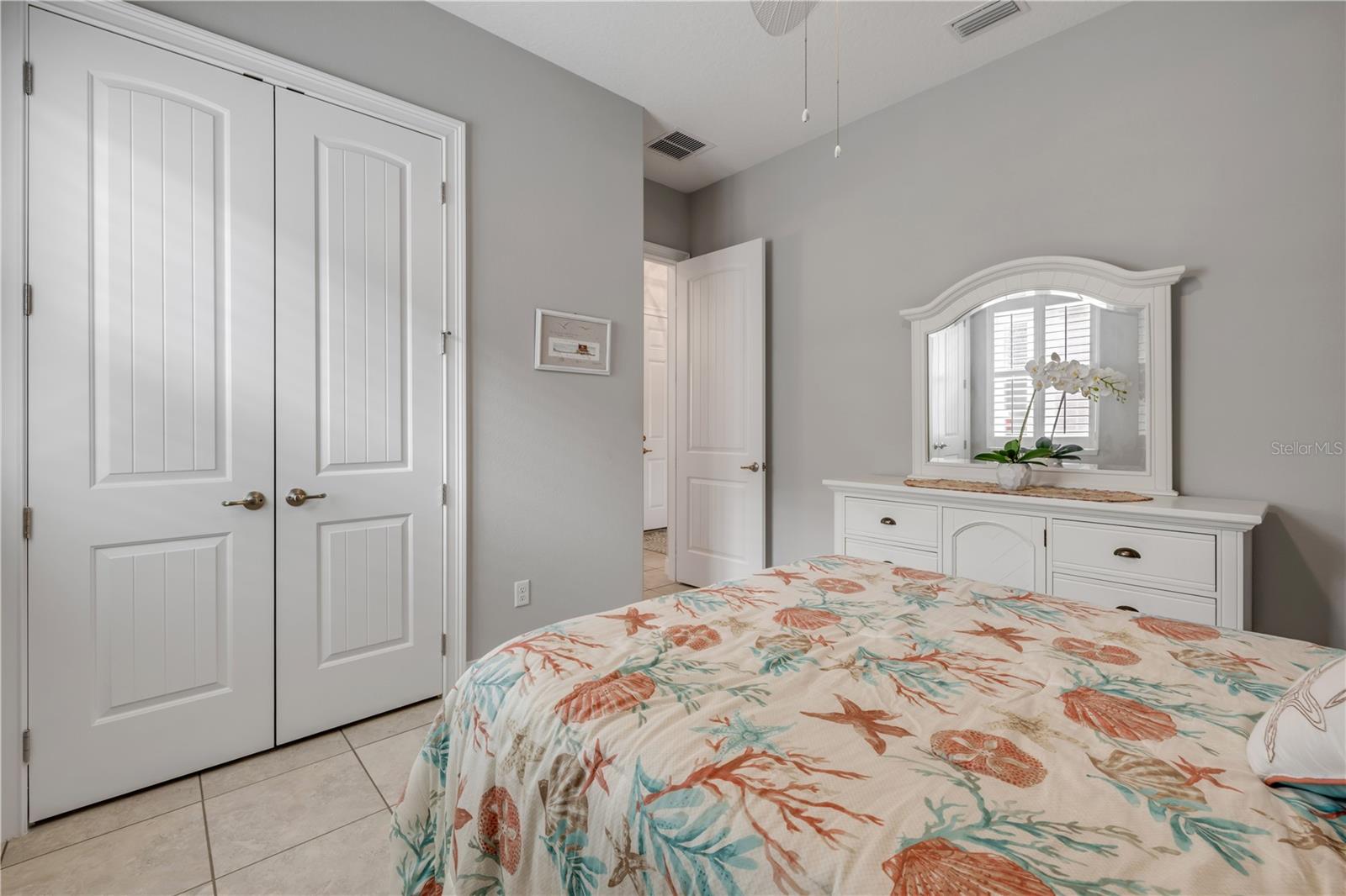Image 34 of 70 For 660 Mosaic Boulevard