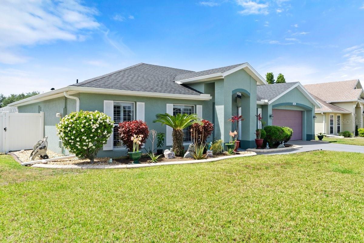 Image 2 of 43 For 979 Leyburn Drive