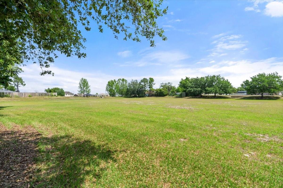 Image 42 of 43 For 979 Leyburn Drive