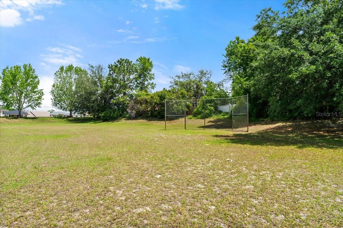 Image 43 of 43 For 979 Leyburn Drive