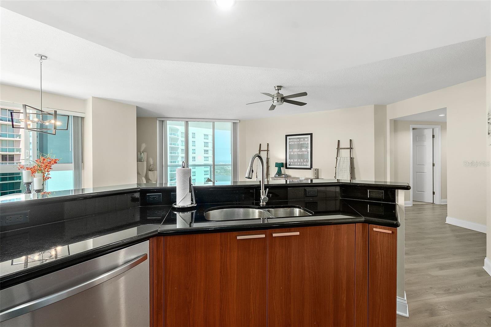 Image 14 of 52 For 231 Riverside Drive 2310