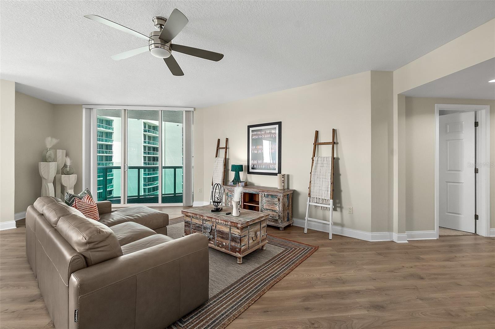 Image 15 of 52 For 231 Riverside Drive 2310