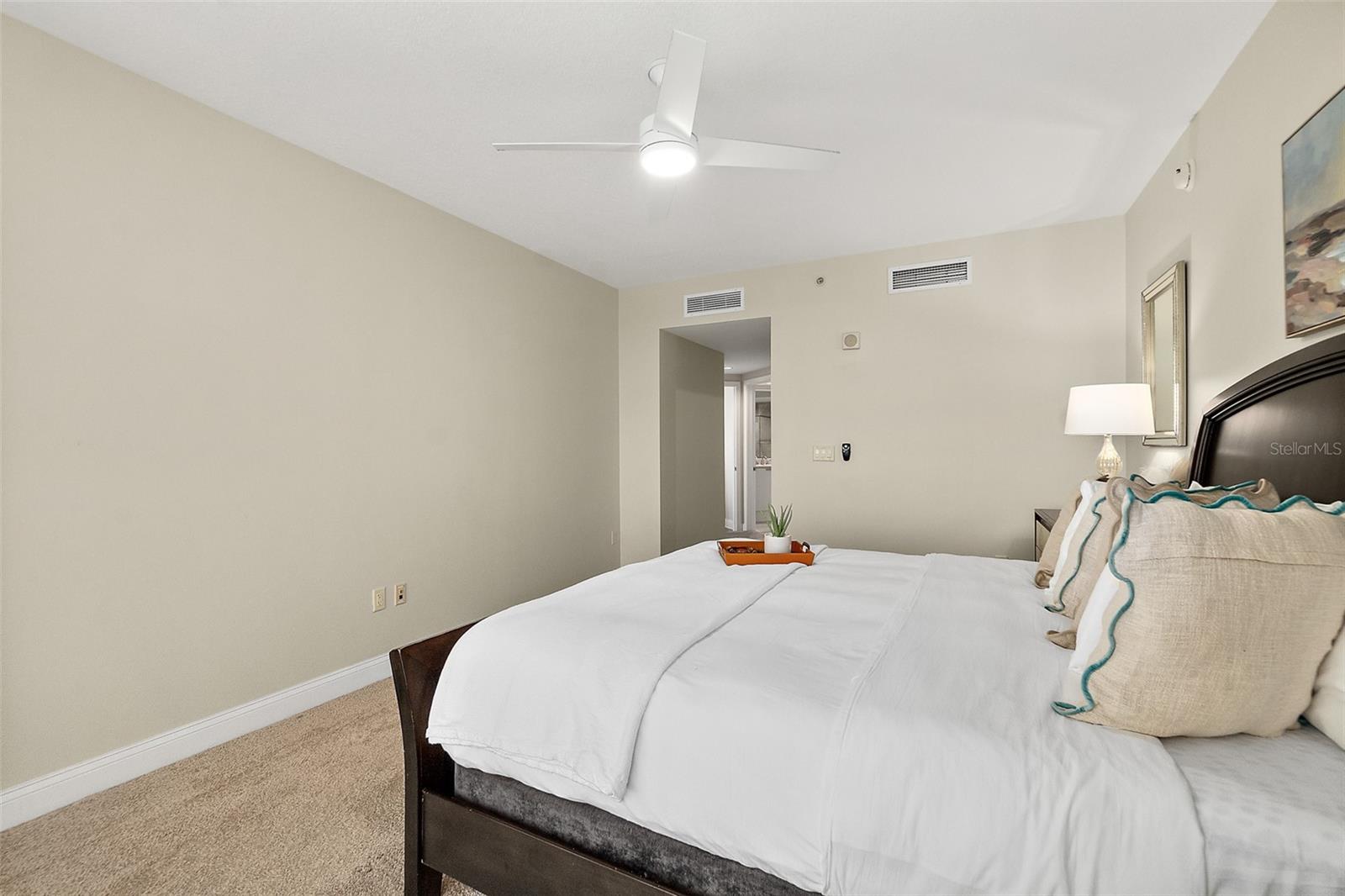 Image 19 of 52 For 231 Riverside Drive 2310