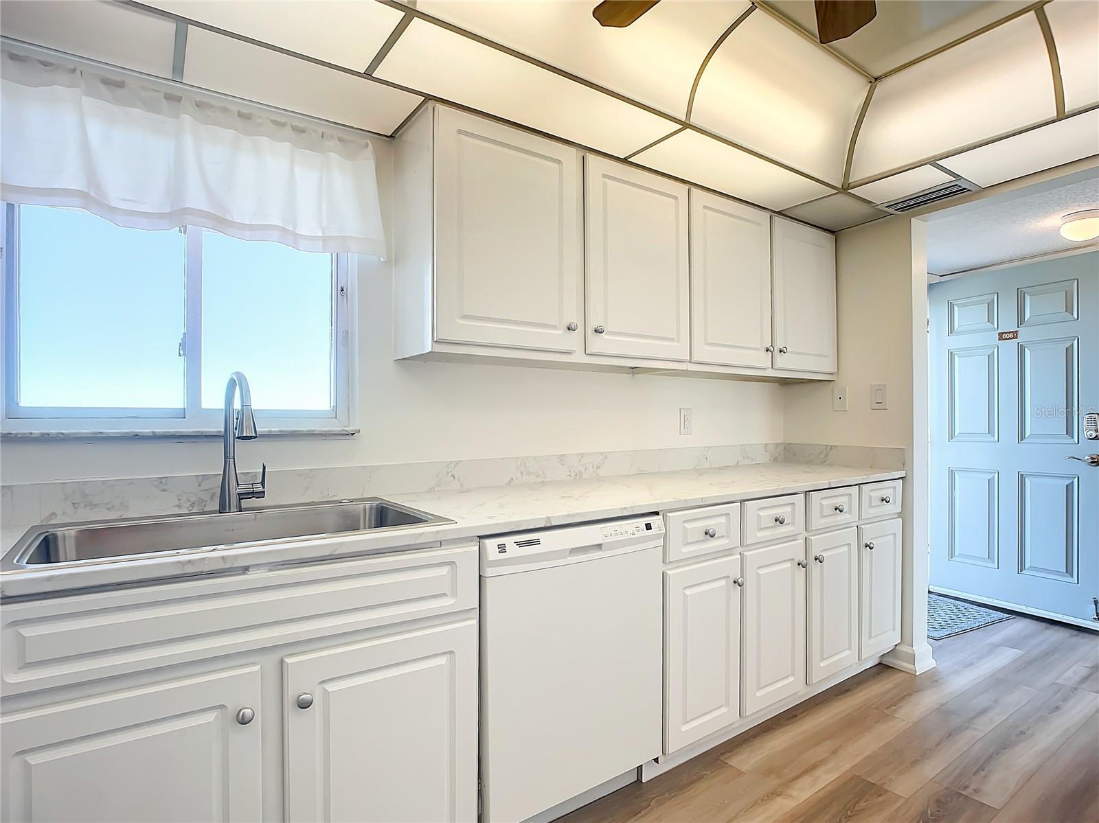 Image 13 of 55 For 100 Silver Beach Avenue 608