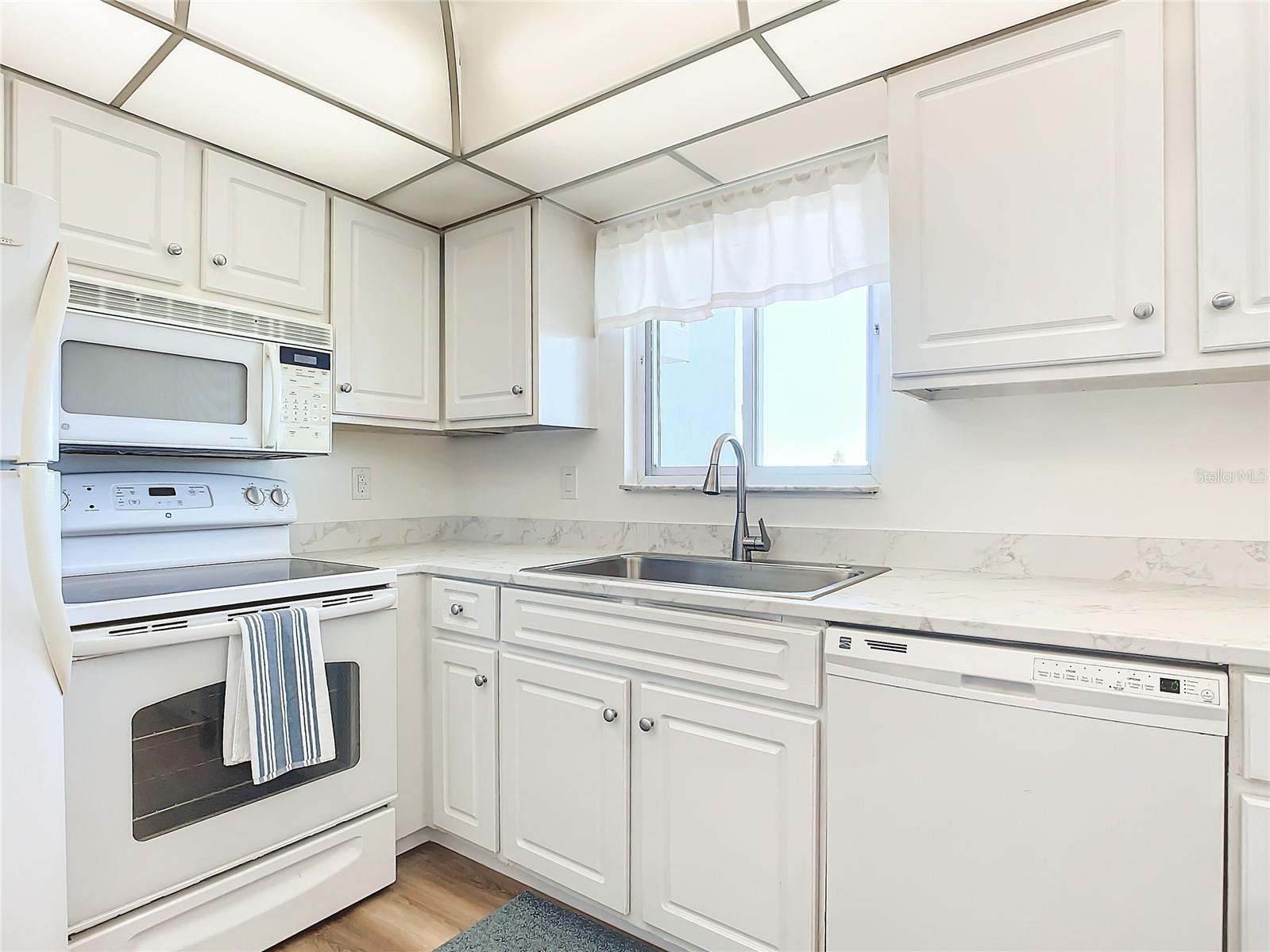 Image 14 of 55 For 100 Silver Beach Avenue 608