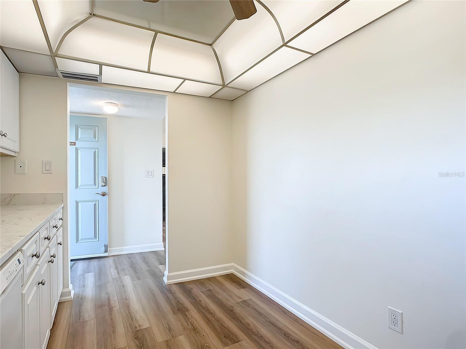 Image 16 of 55 For 100 Silver Beach Avenue 608