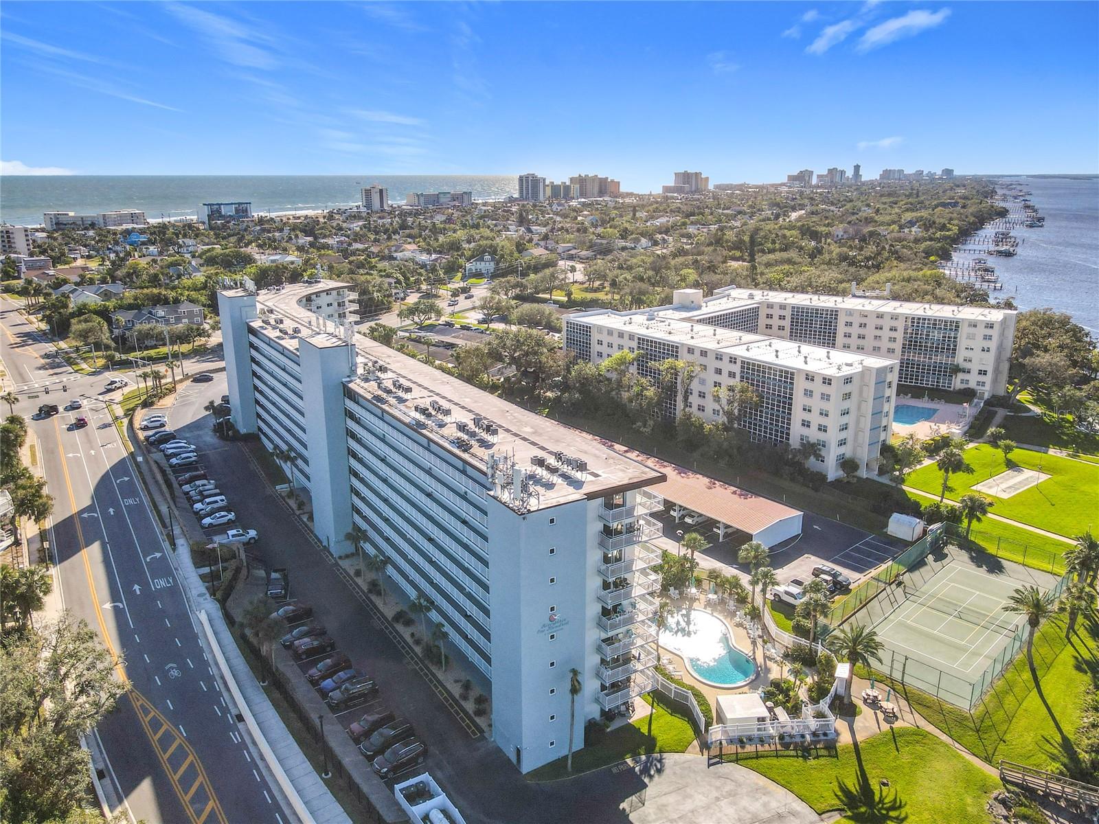 Image 3 of 55 For 100 Silver Beach Avenue 608