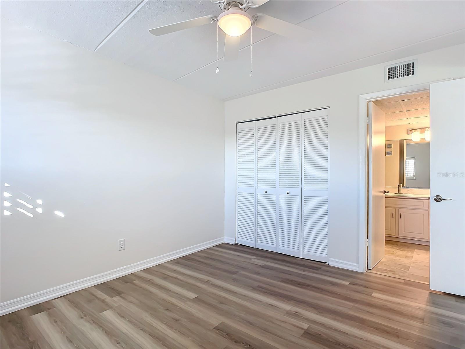 Image 31 of 55 For 100 Silver Beach Avenue 608