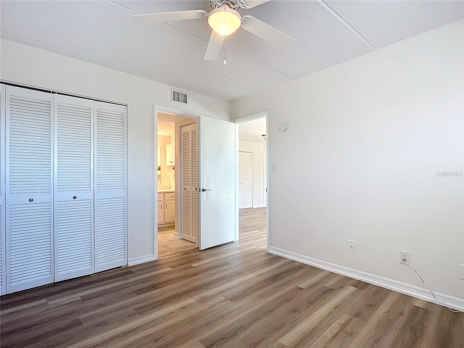 Image 32 of 55 For 100 Silver Beach Avenue 608