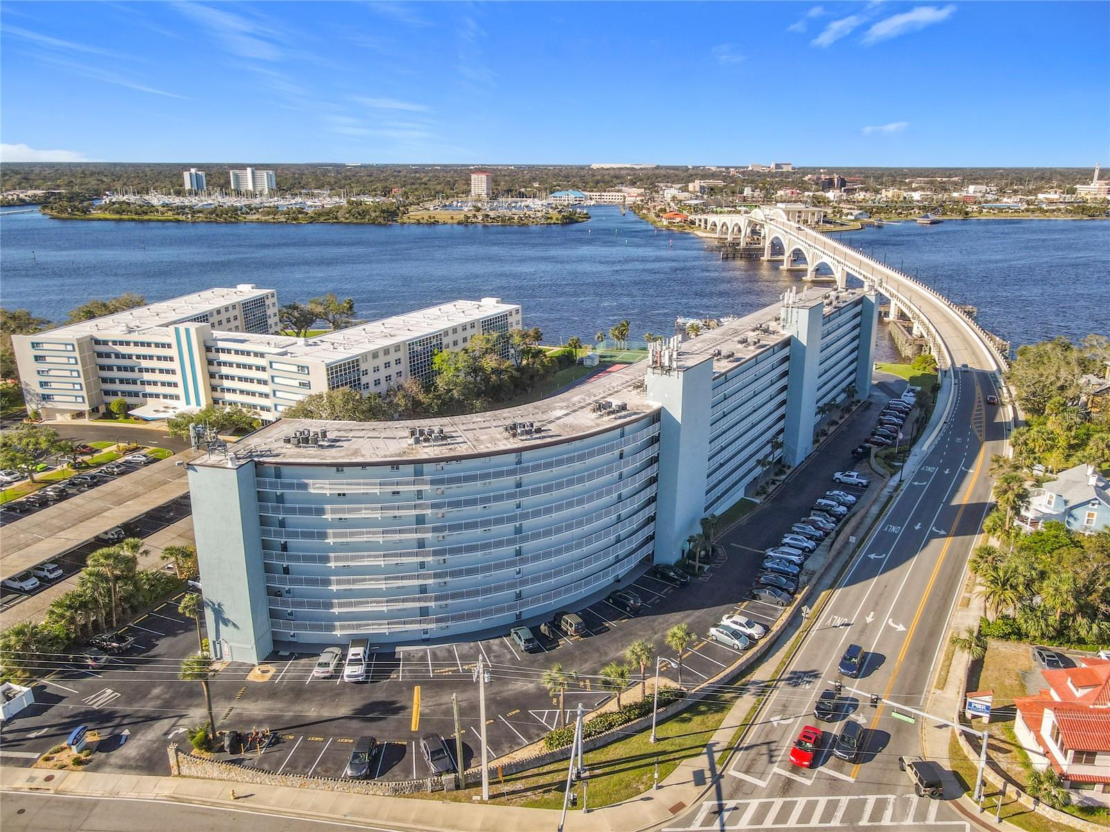 Image 4 of 55 For 100 Silver Beach Avenue 608