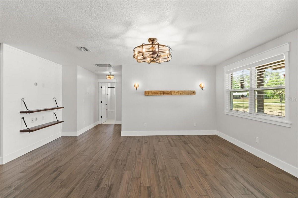 Image 33 of 51 For 793 Timothy Street
