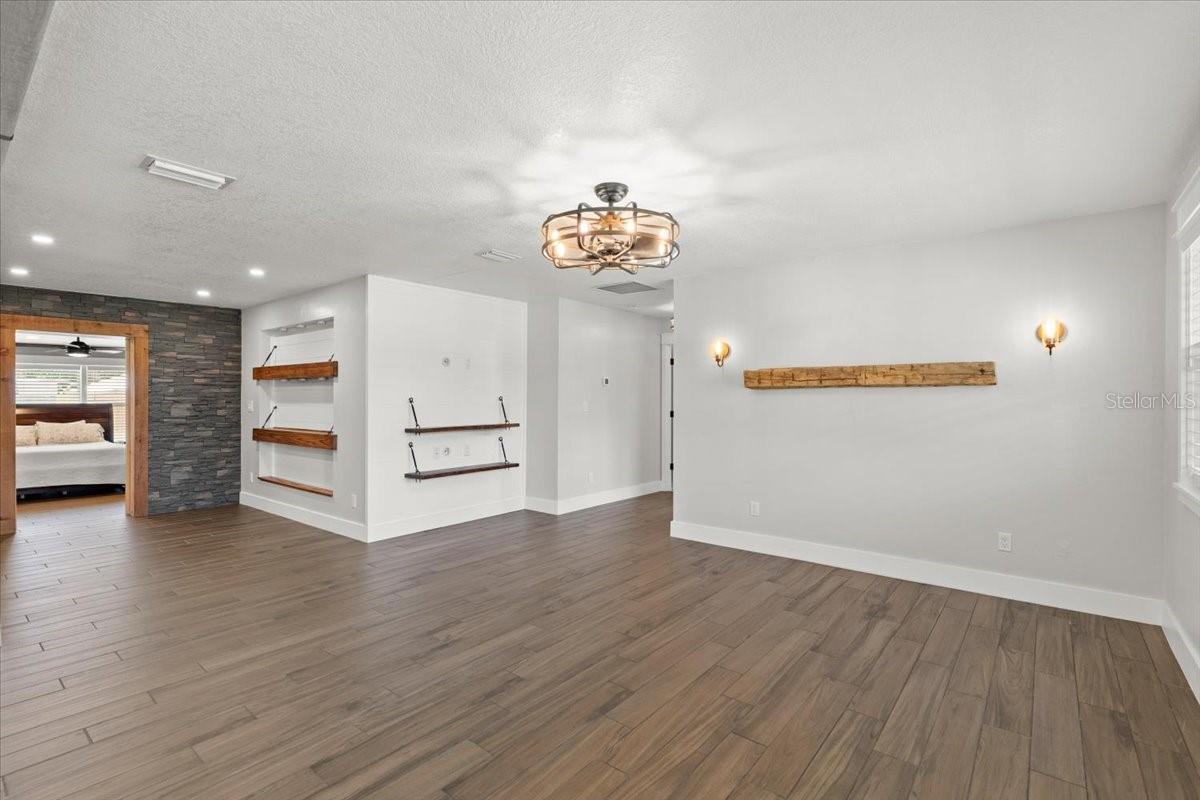 Image 37 of 51 For 793 Timothy Street