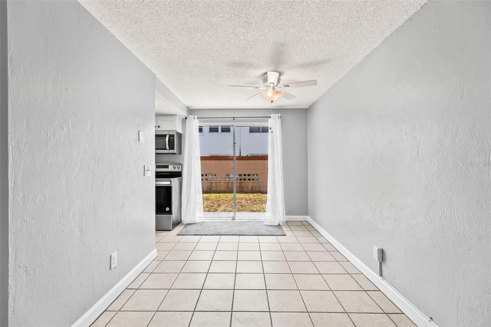 Image 12 of 29 For 1600 Palmetto Avenue 105