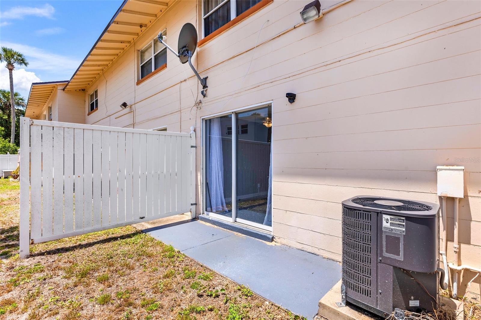 Image 18 of 29 For 1600 Palmetto Avenue 105