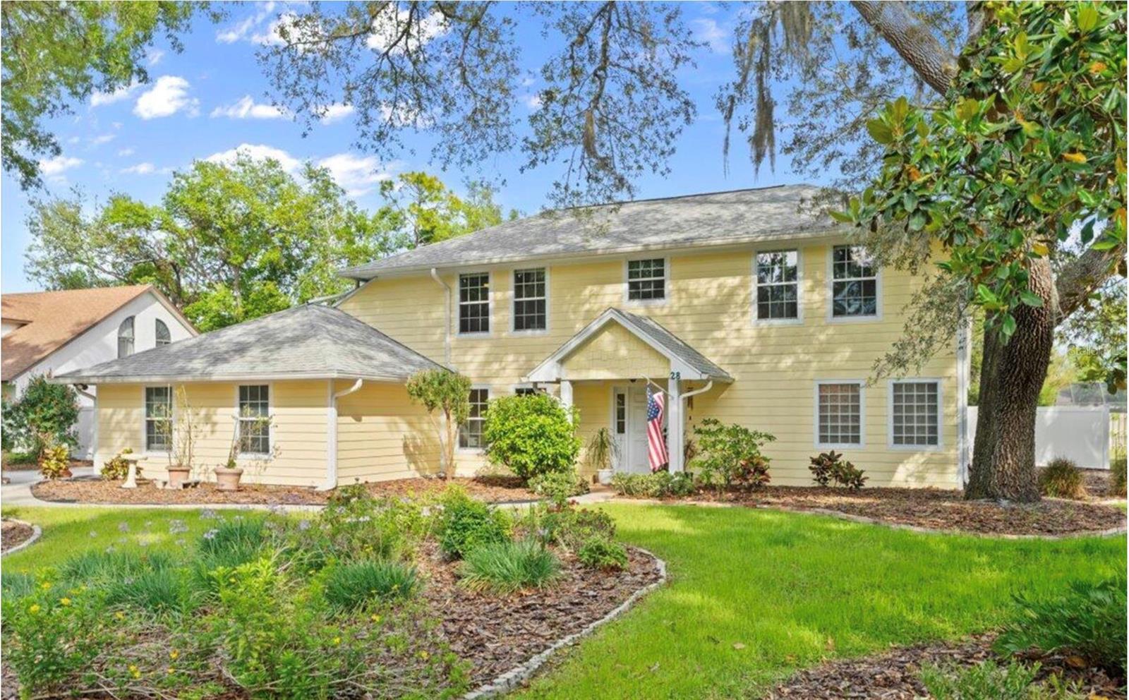 Image 4 of 66 For 28 Shadowcreek Way