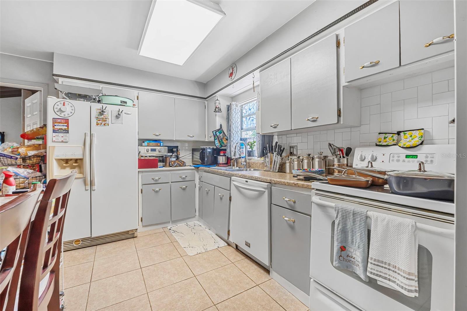 Image 11 of 26 For 1228 Oakwood Avenue