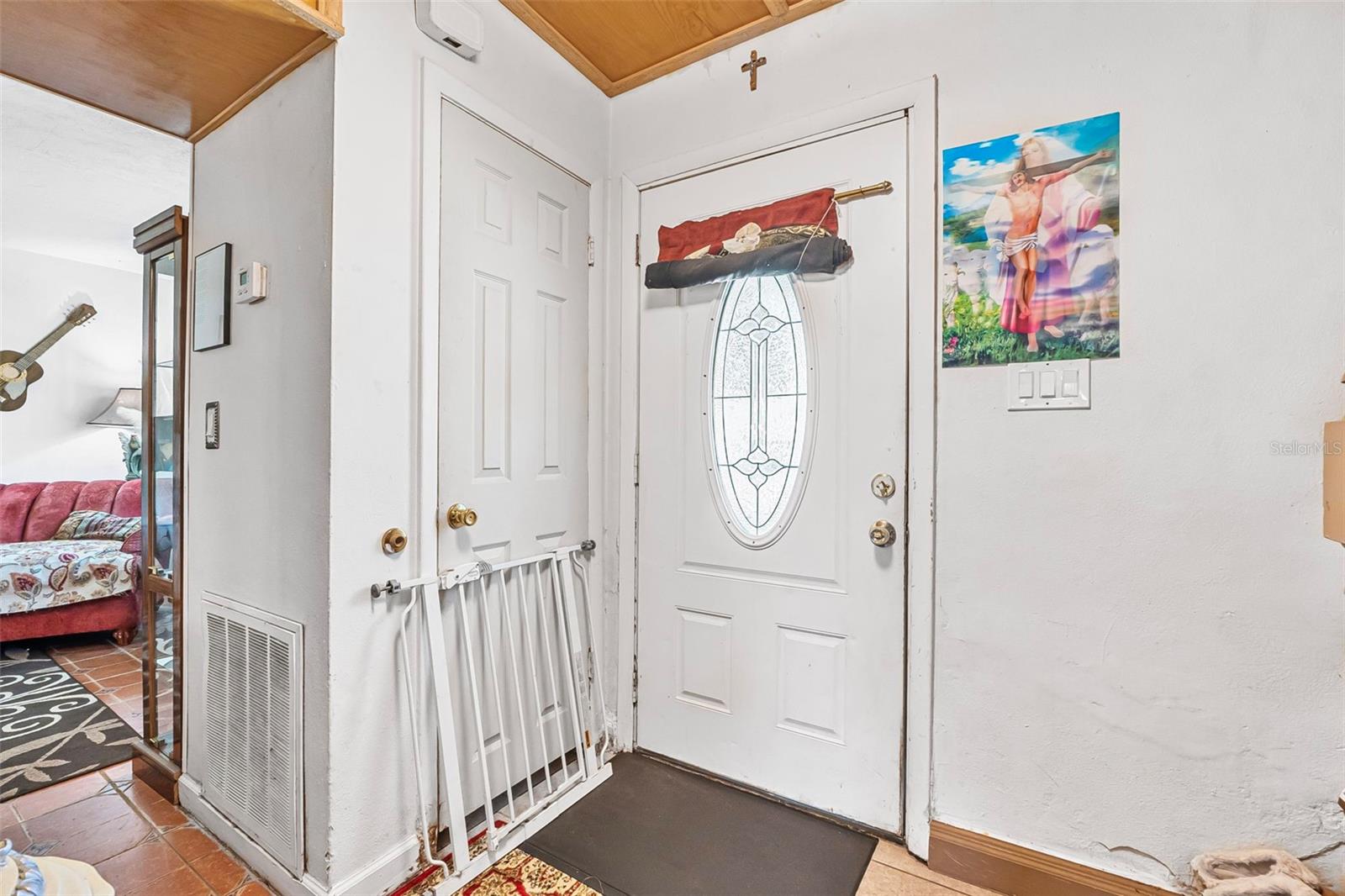 Image 5 of 26 For 1228 Oakwood Avenue