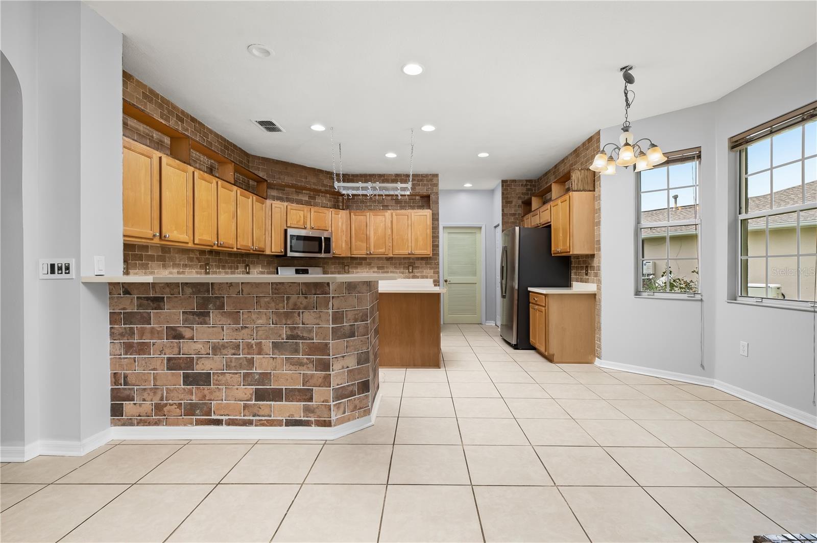 Image 11 of 36 For 8231 79th Court