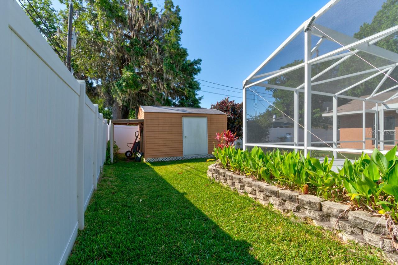 Image 8 of 9 For 2213 Needle Palm Drive