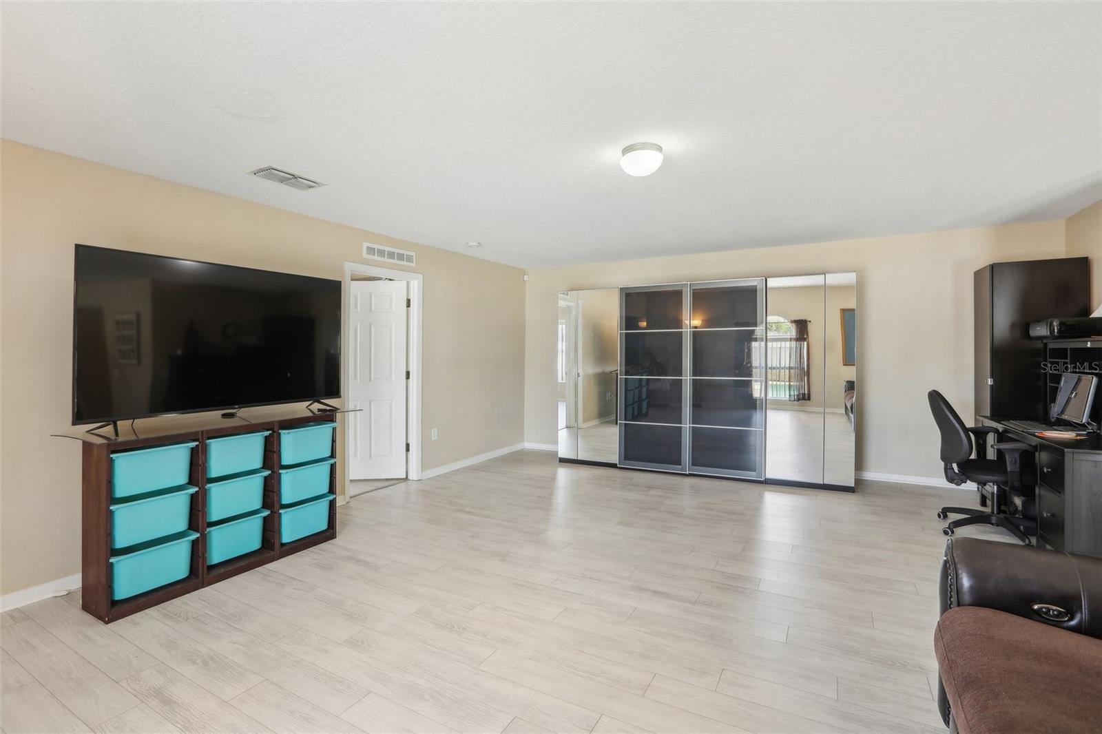 Image 13 of 47 For 193 Fish Hawk Drive