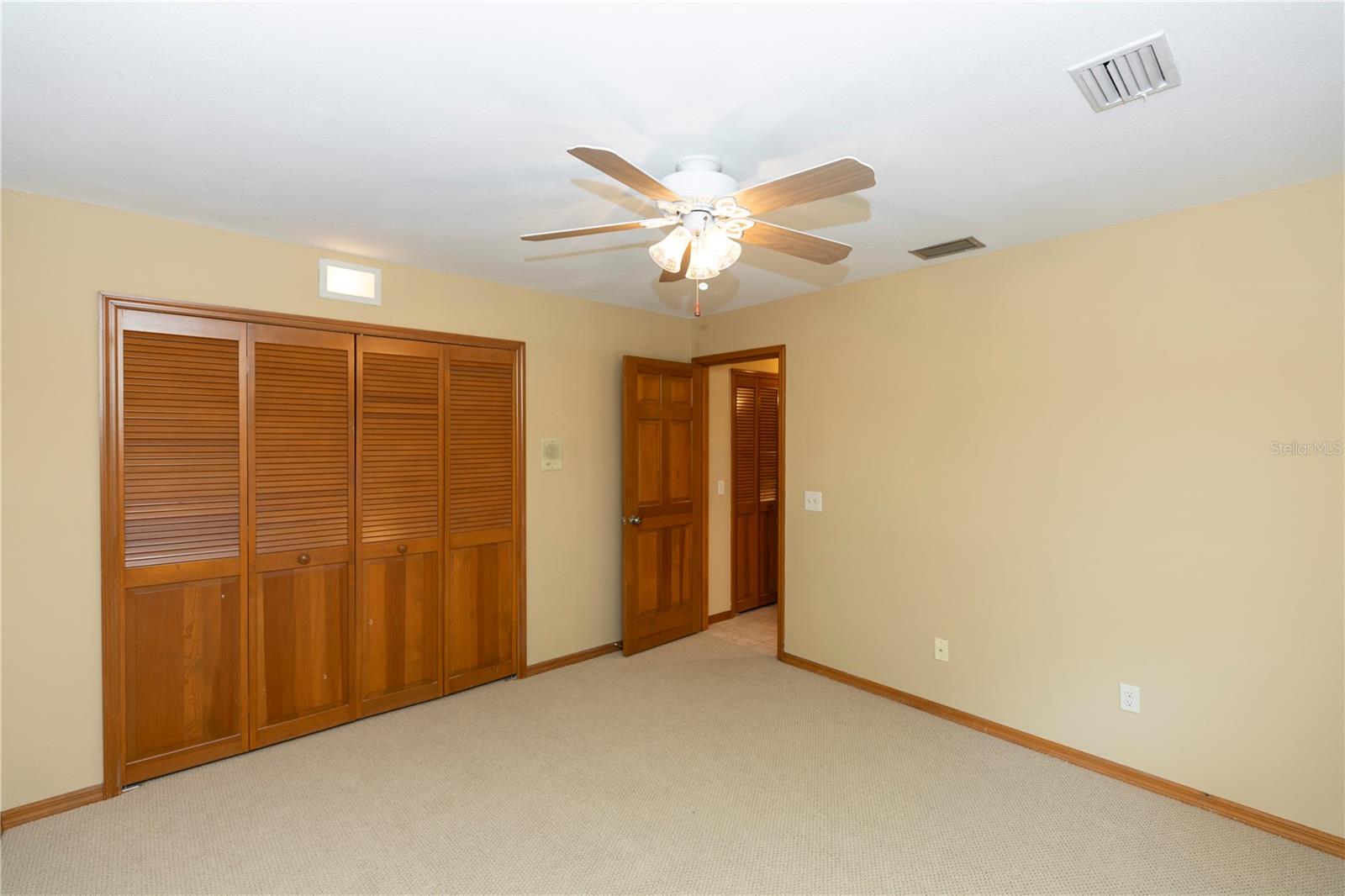 Image 22 of 45 For 68 Spring Lake Drive