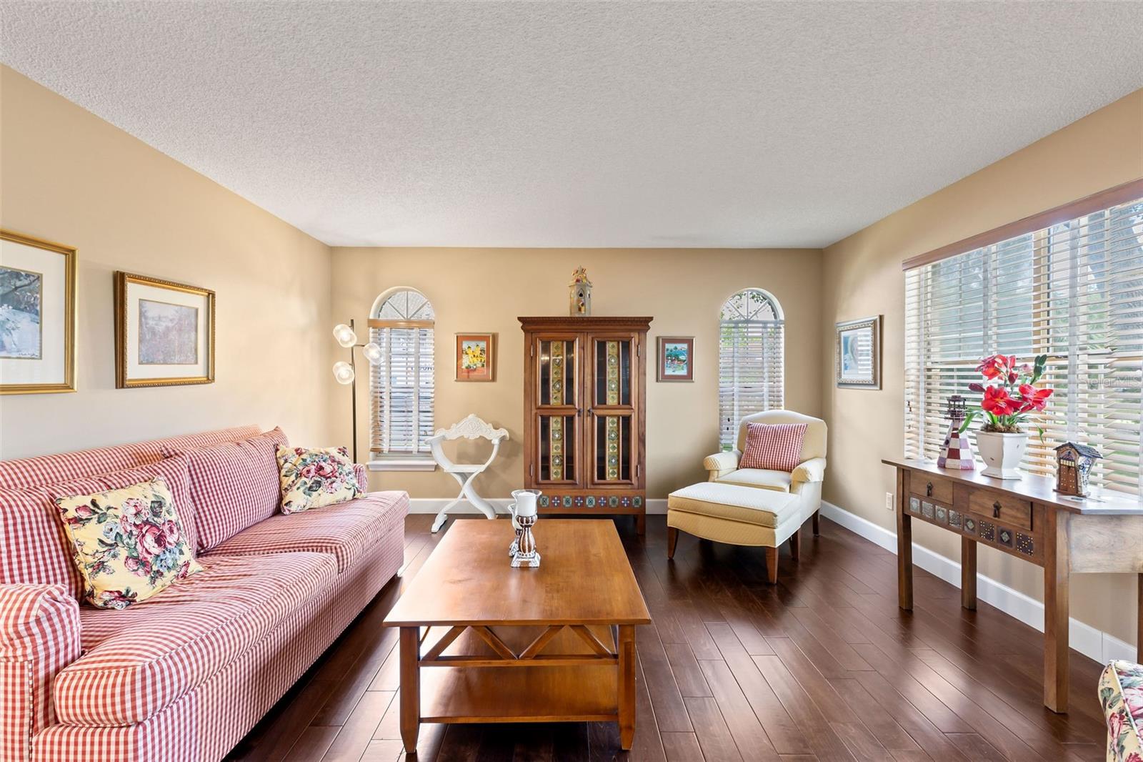 Image 5 of 65 For 6 Leisure Wood Way
