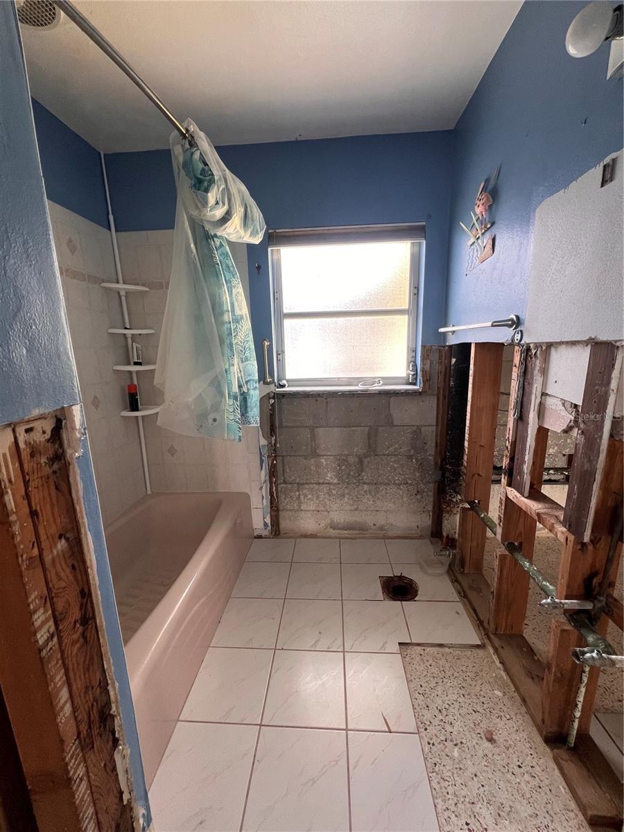 Image 20 of 24 For 855 Boca Ciega Isle Drive