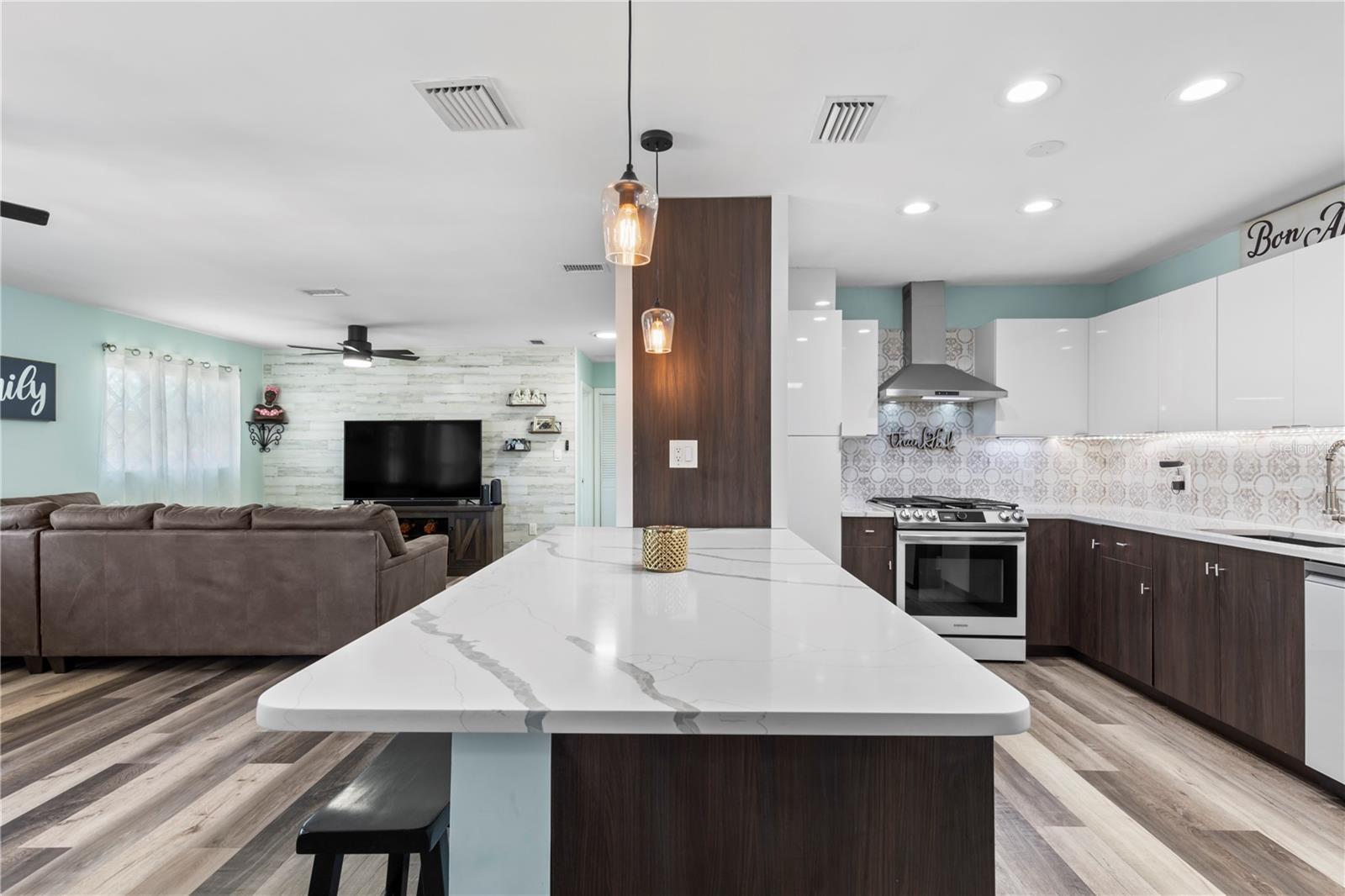 Image 10 of 49 For 2824 Oak Lea Drive