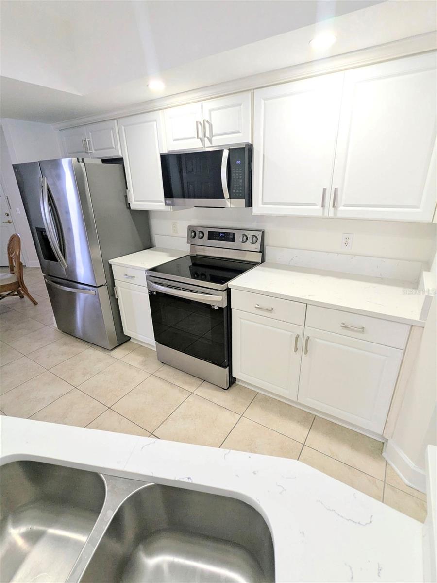 Image 4 of 29 For 3311 Atlantic Avenue 604