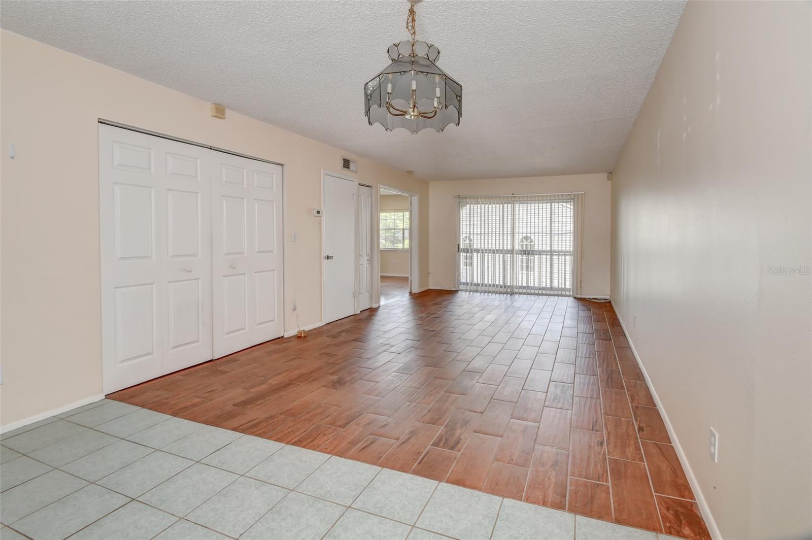 Image 4 of 27 For 313 Dirksen Drive B15