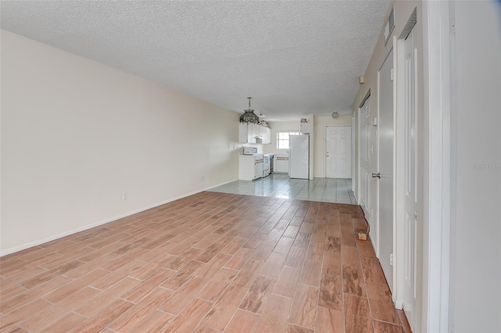 Image 7 of 27 For 313 Dirksen Drive B15