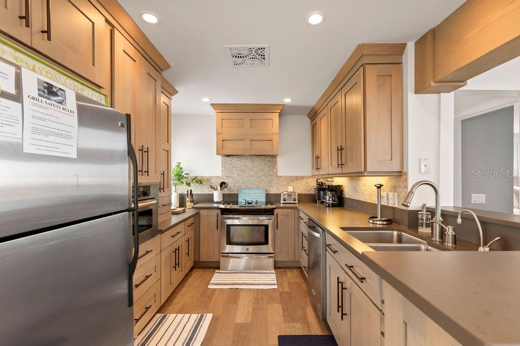 Image 10 of 62 For 6847 Atlantic Avenue