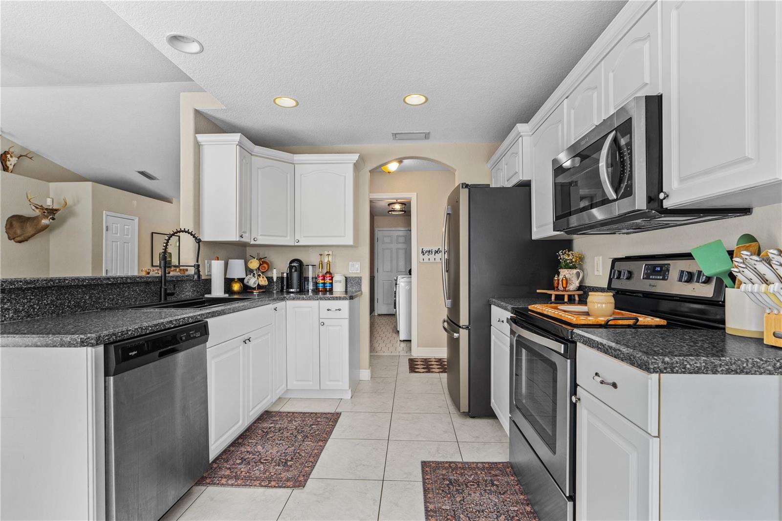 Image 16 of 38 For 2526 Chester Avenue